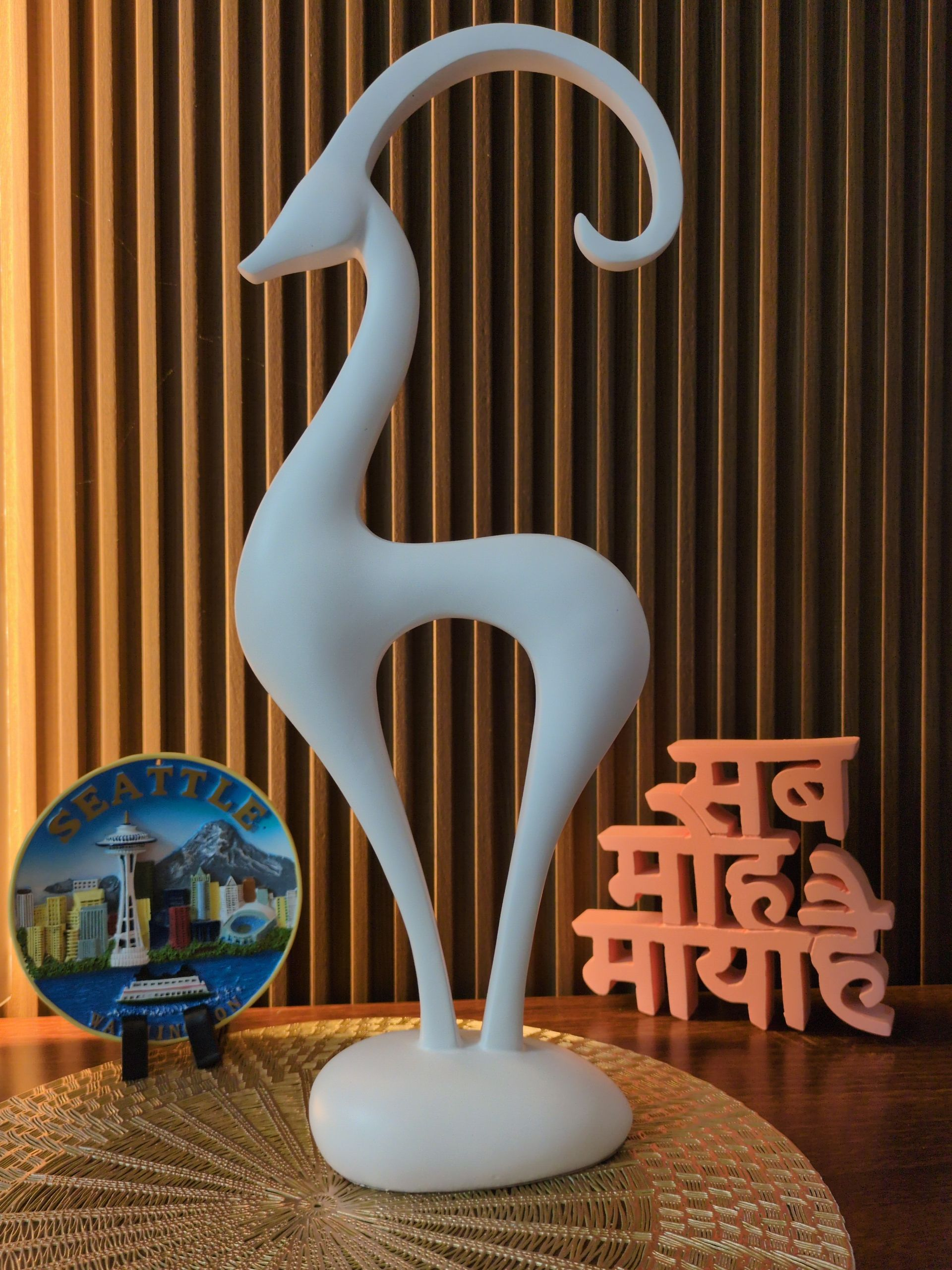 Luxe Antelope – White Minimalist Sculpture