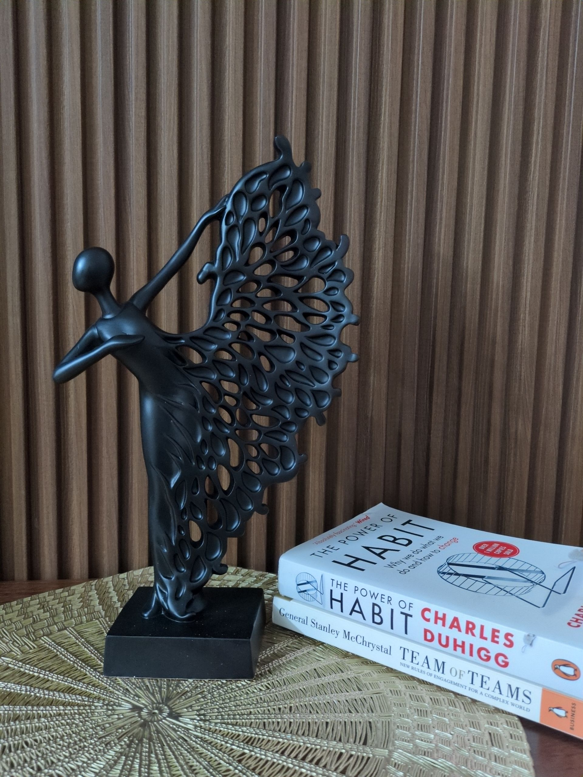 Ethereal Grace – Abstract Dancing Lady Sculpture (Black)