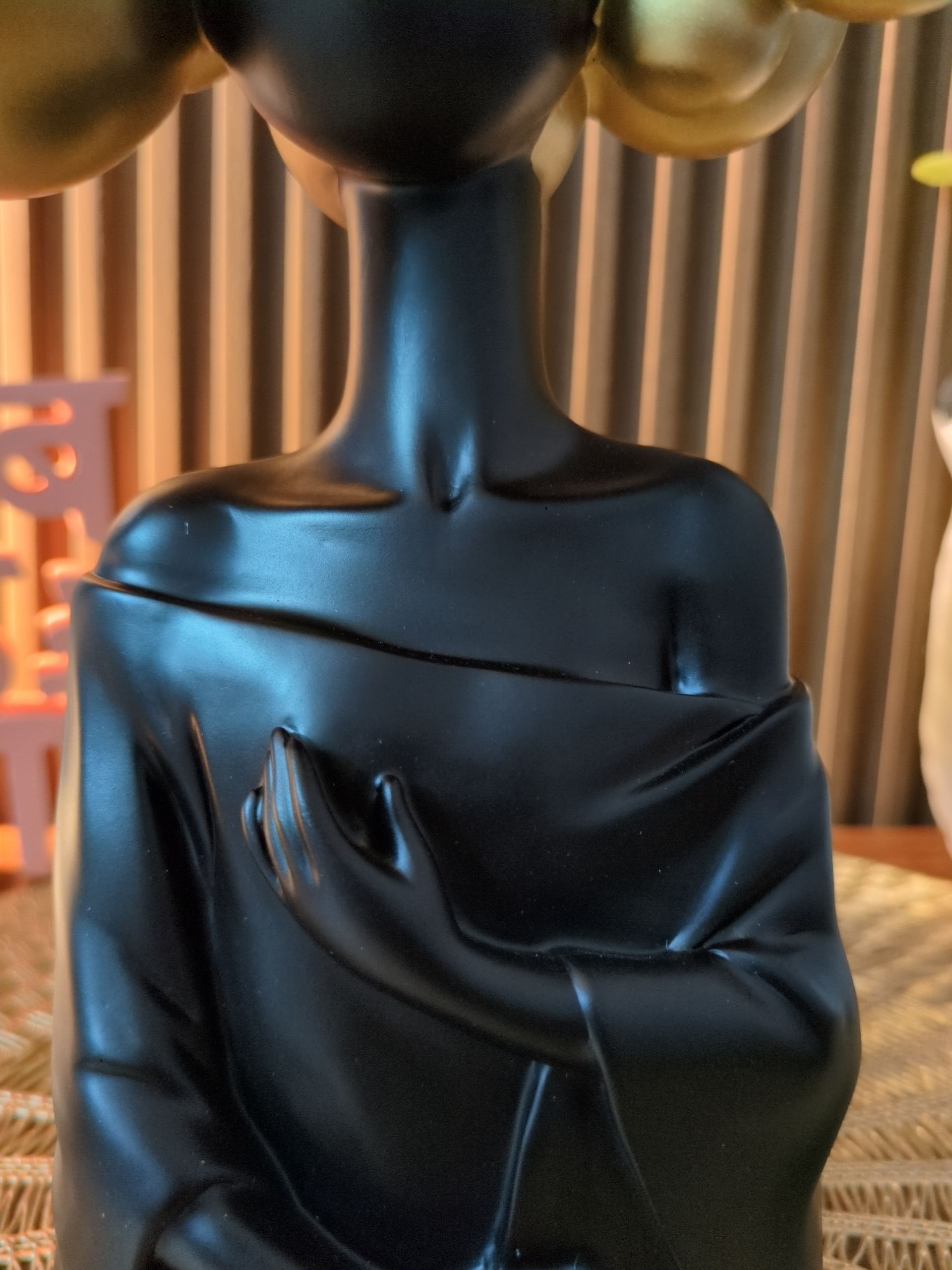 Dream Aura – Artistic Gold Bubble Head Sculpture
