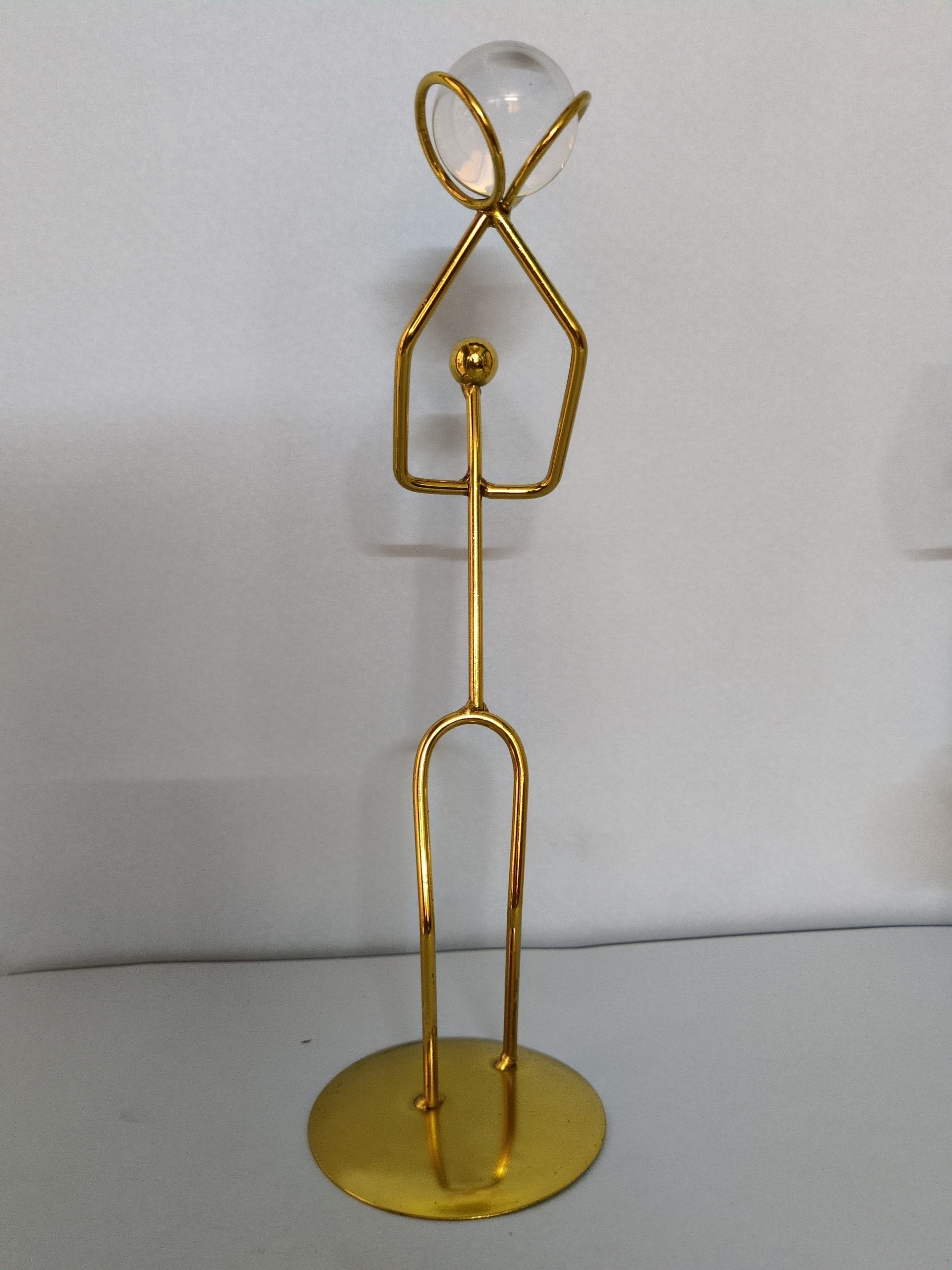 Golden Wire Basketball Player Figurines – Modern Metal Art Set (5 Pieces)