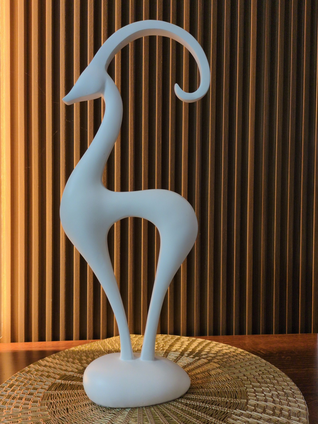 Luxe Antelope – White Minimalist Sculpture