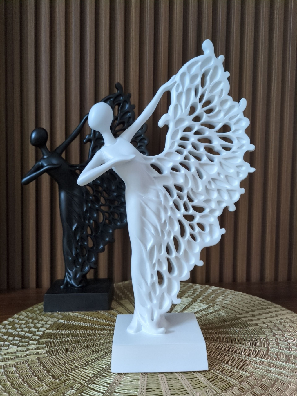 Ethereal Grace – Abstract Dancing Lady Sculpture (White)