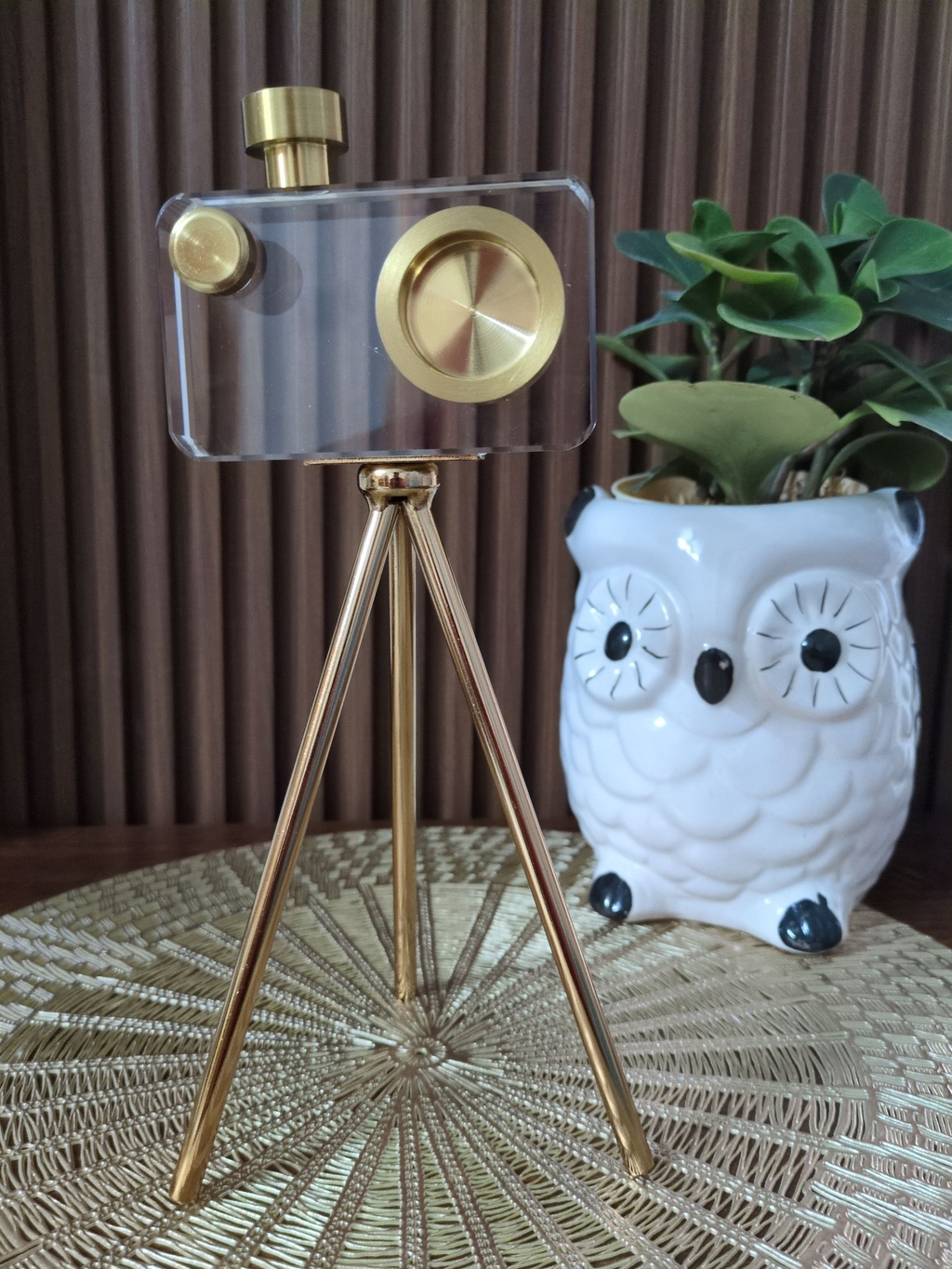 StudioSpark – Crystal Camera on Gold Tripod Stand