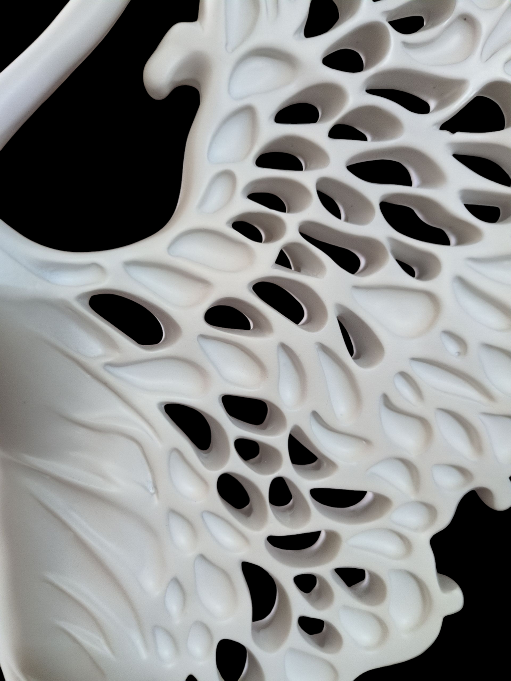 Ethereal Grace – Abstract Dancing Lady Sculpture (White)