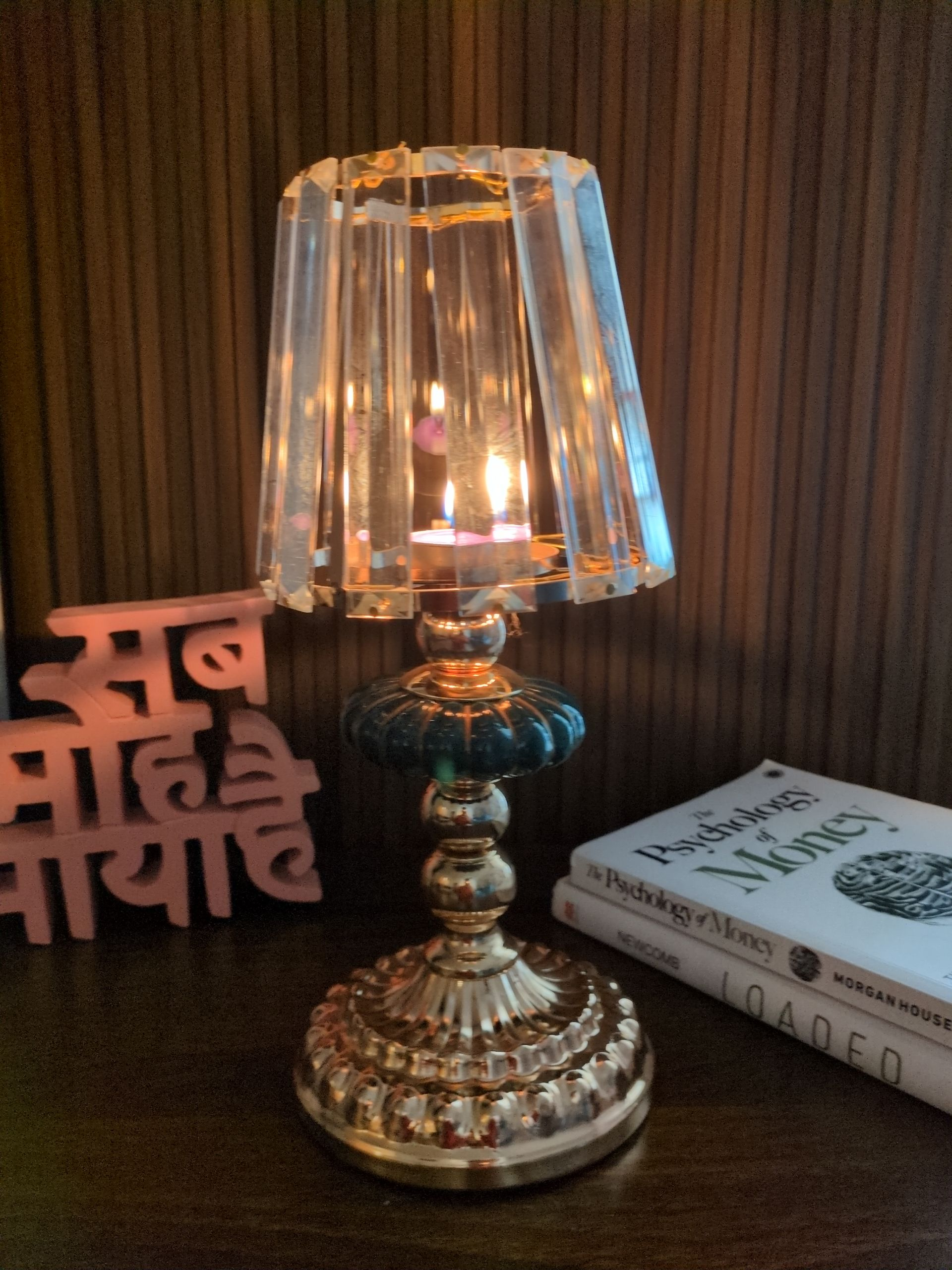 Aurora Gleam – Vintage-Inspired Crystal Candle Holder