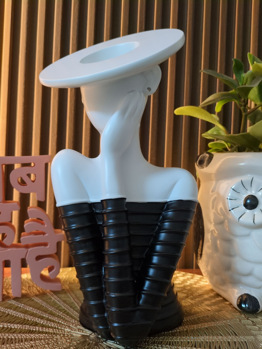 The Vogue Muse – Modern Abstract Woman Sculpture (Black & white)