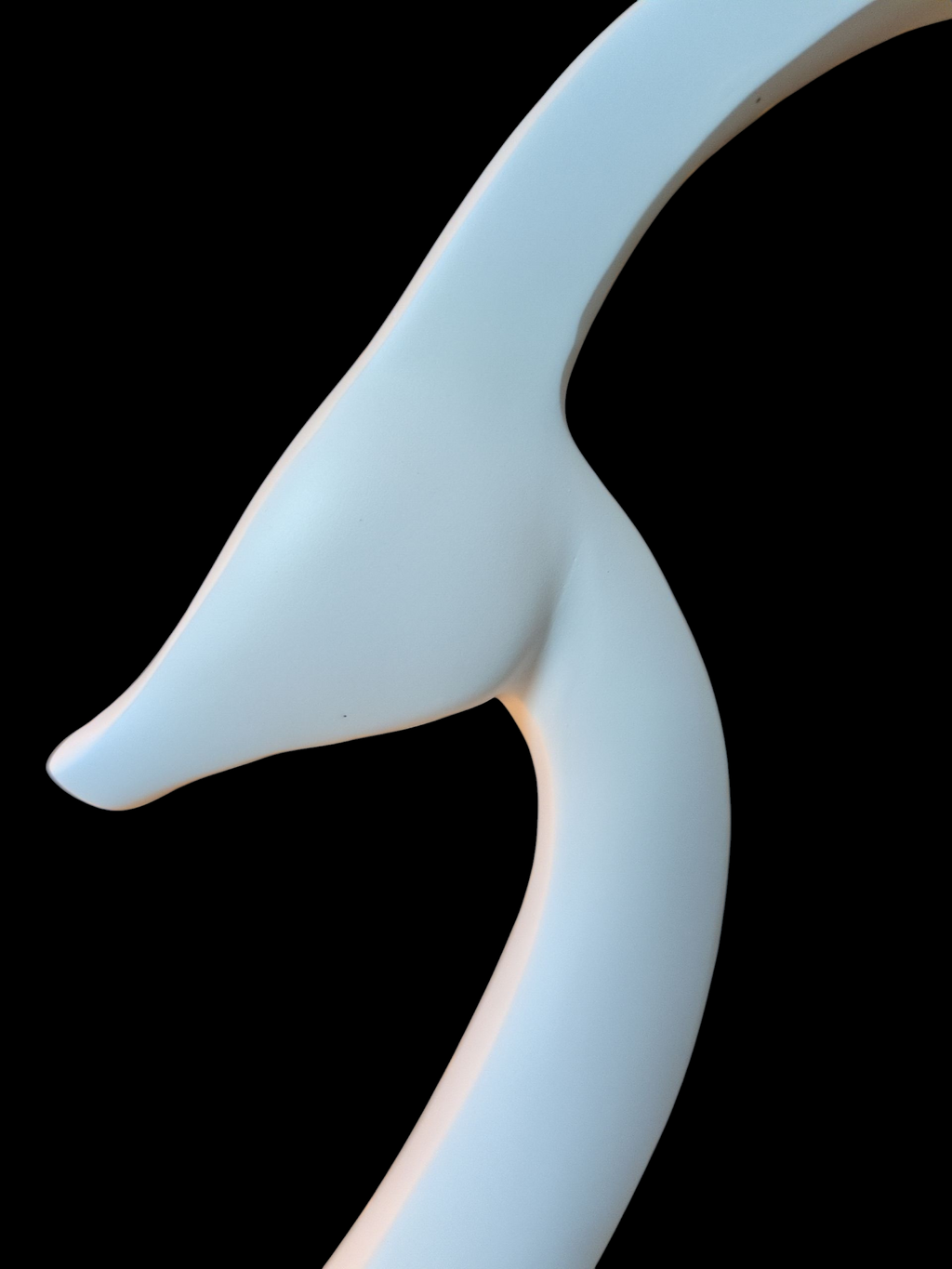 Luxe Antelope – White Minimalist Sculpture