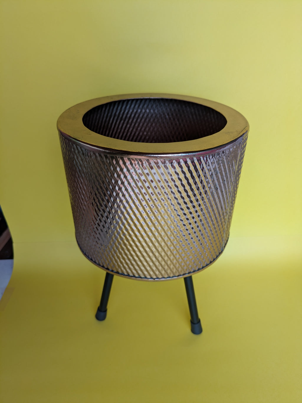 Textured Metallic Planter with Tripod Legs – Rose Gold Finish