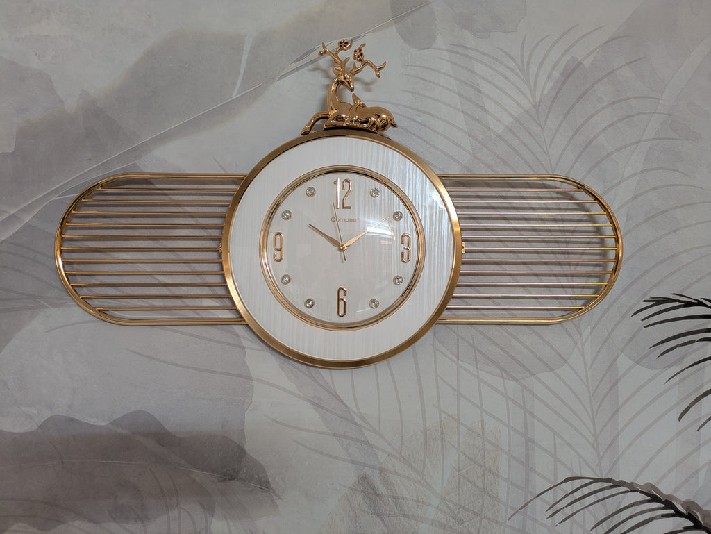 Luxury Golden Antelope Wall Clock – Modern Artistic Design