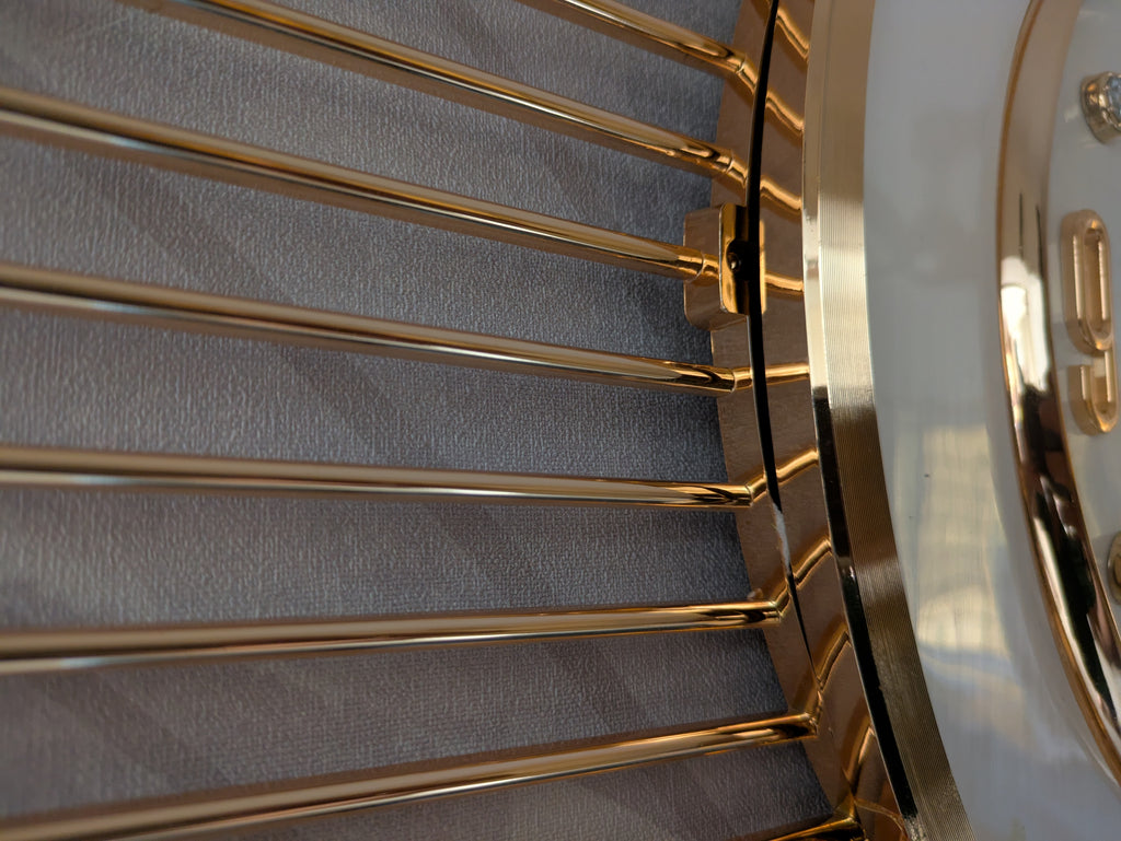 Luxury Golden Antelope Wall Clock – Modern Artistic Design