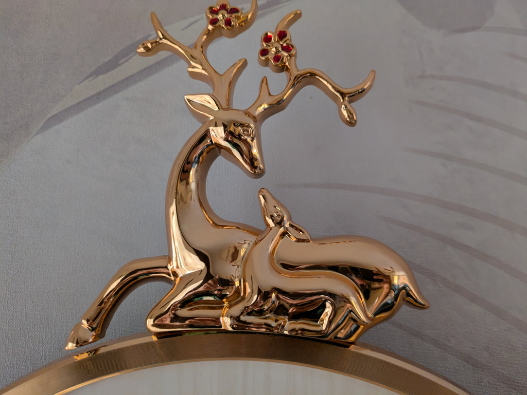 Luxury Golden Antelope Wall Clock – Modern Artistic Design