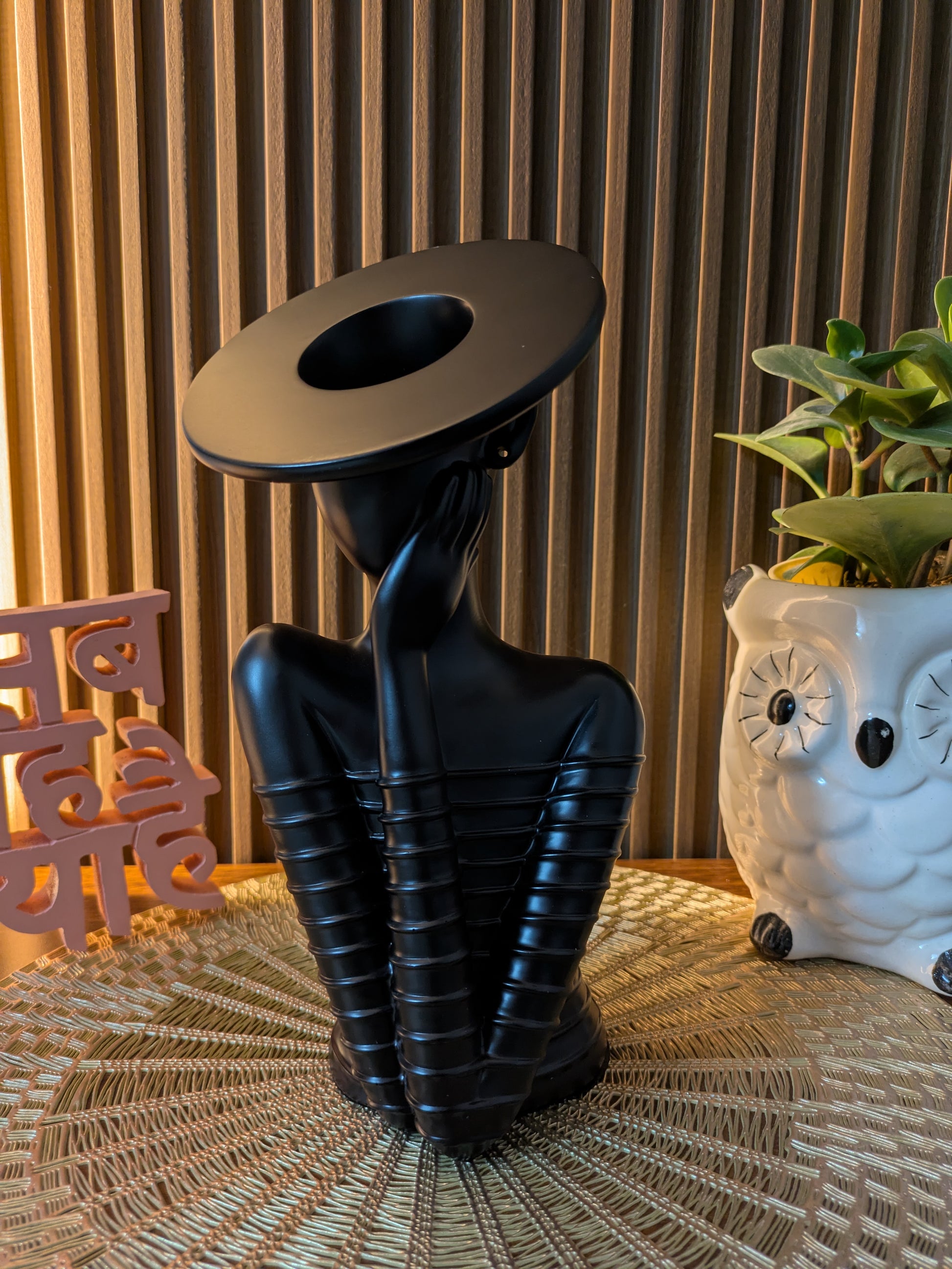 The Vogue Muse – Modern Abstract Woman Sculpture (Black)