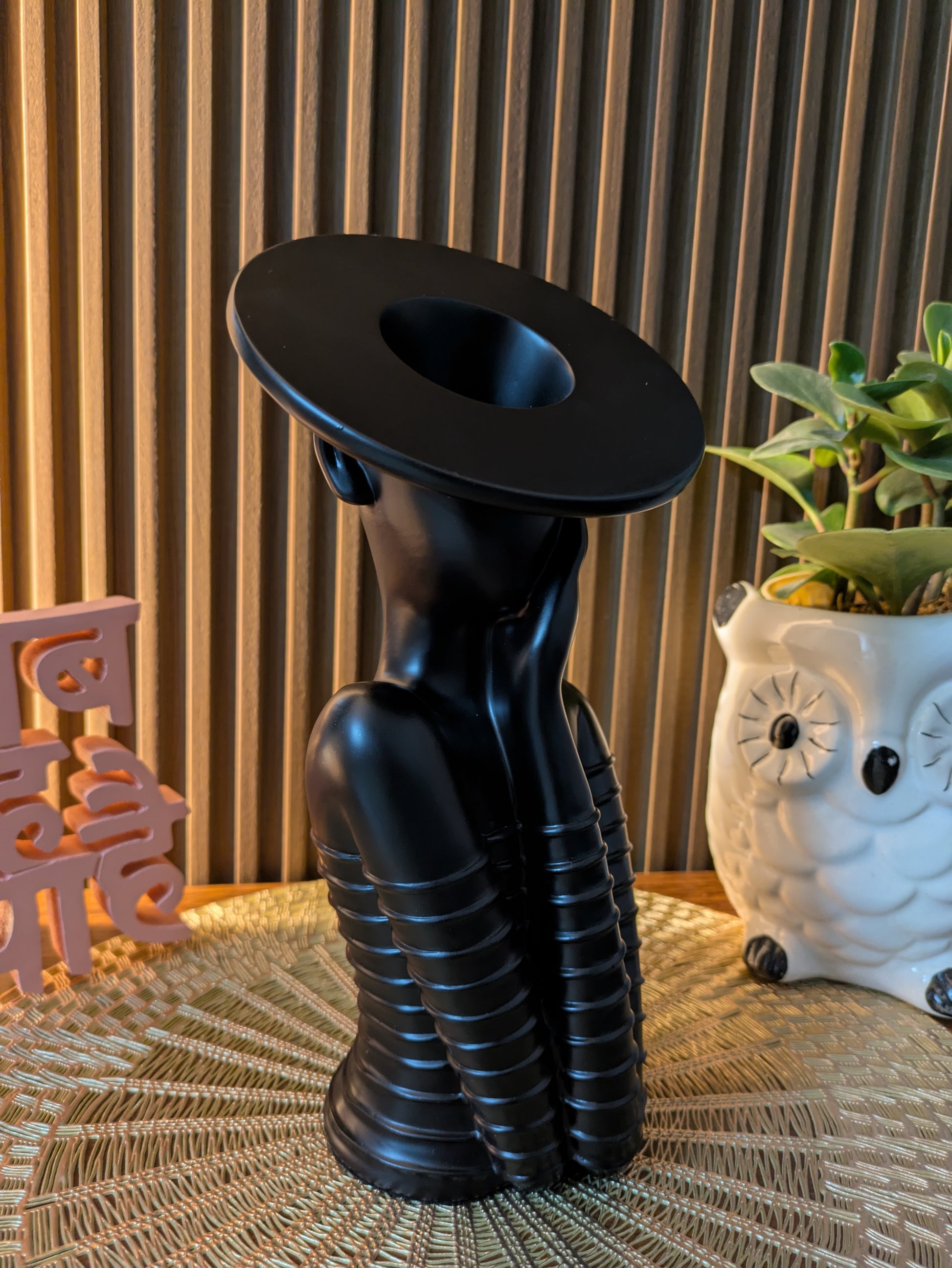 The Vogue Muse – Modern Abstract Woman Sculpture (Black)