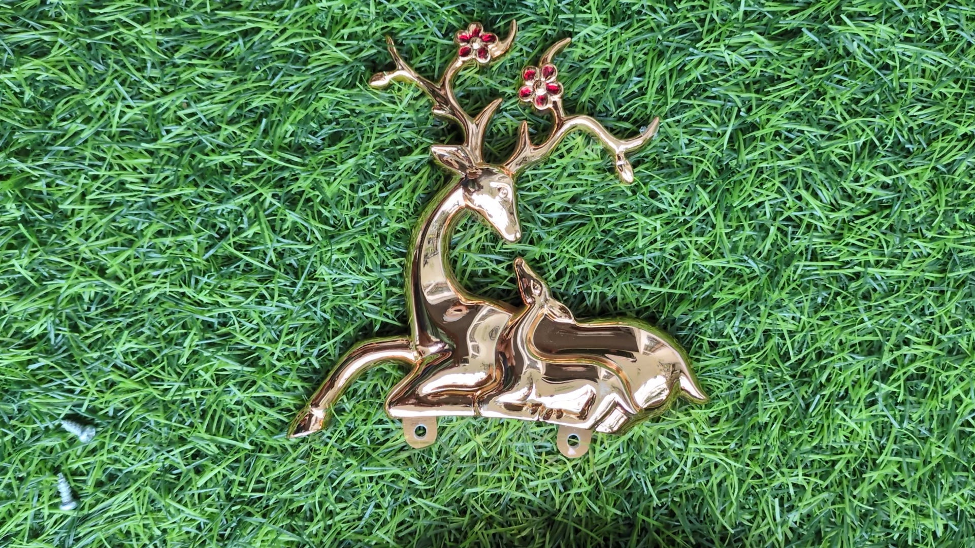 Luxury Golden Antelope Wall Clock – Modern Artistic Design