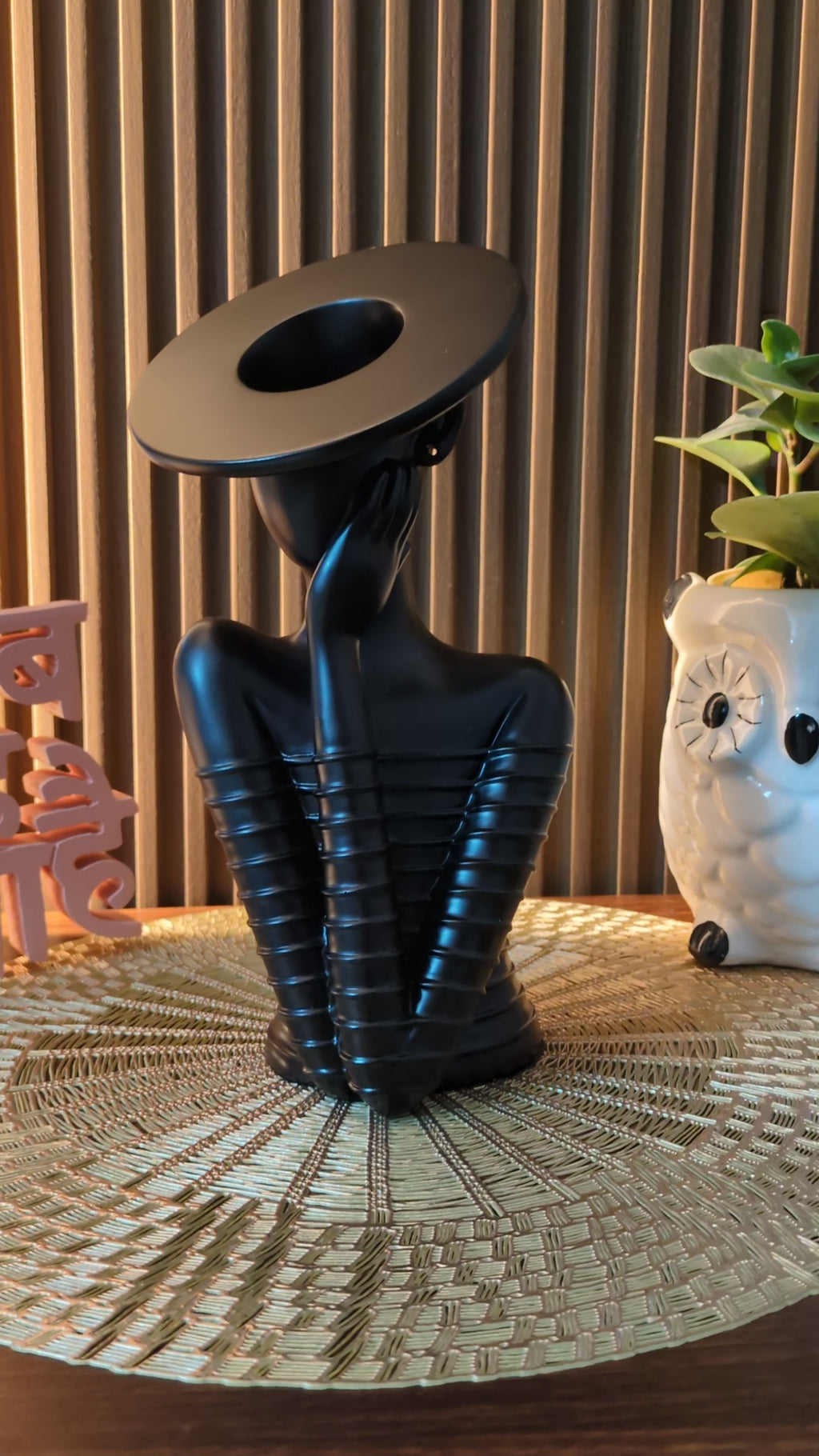 The Vogue Muse – Modern Abstract Woman Sculpture (Black)