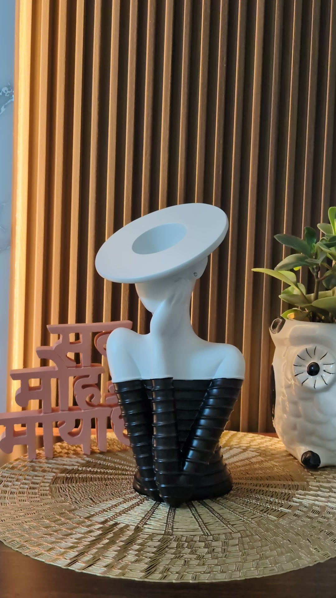 The Vogue Muse – Modern Abstract Woman Sculpture (Black & white)